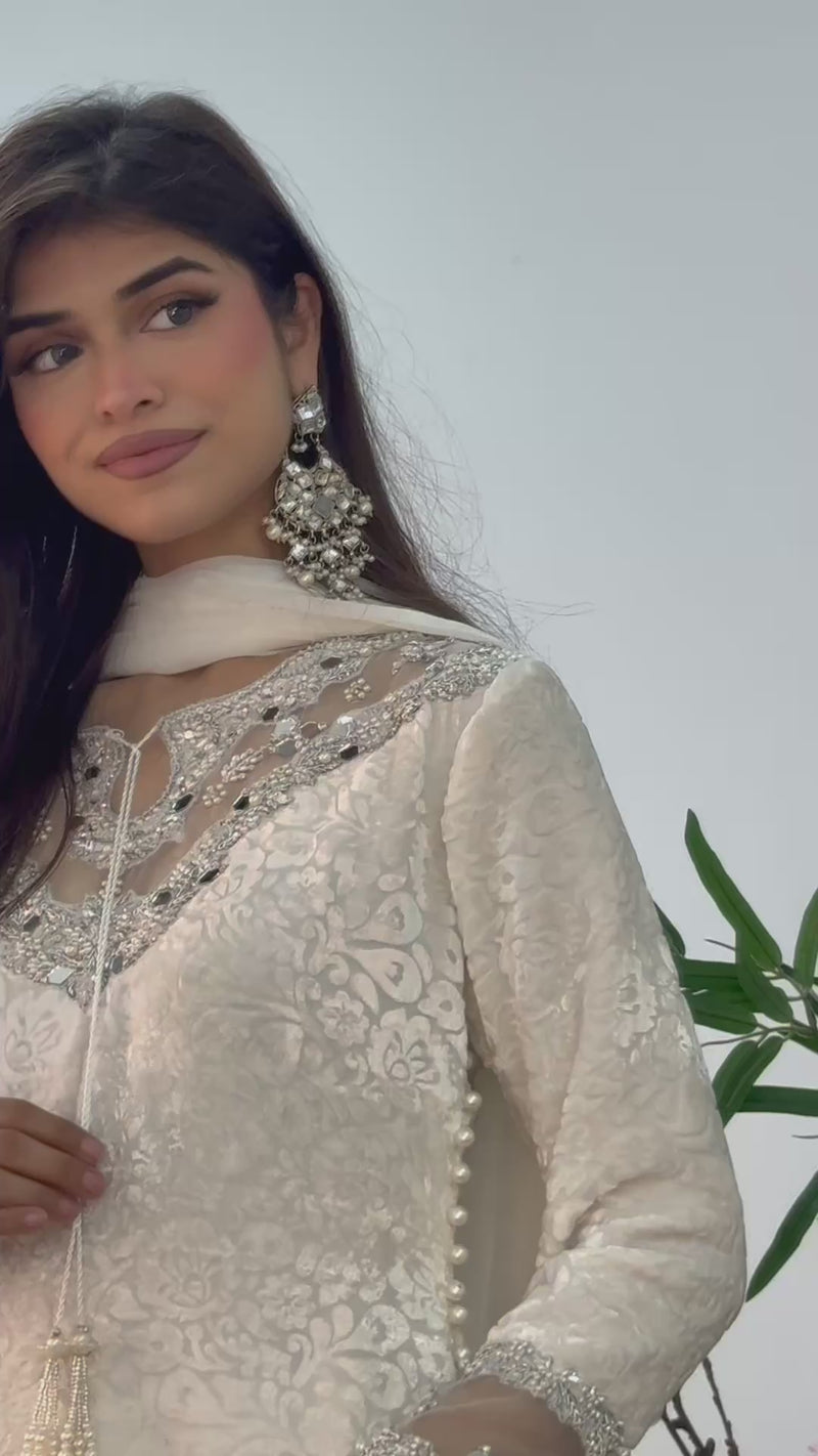 Jheel - White Plachi